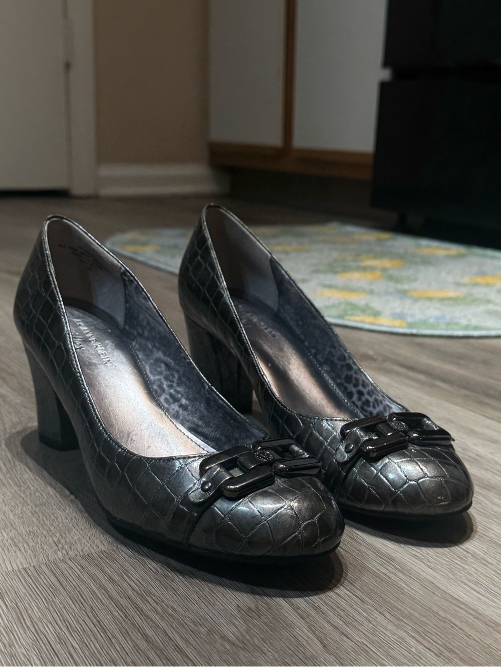 Anne Klein Metallic Black Croc-Embossed Block Heel Pumps with Chain Accent
